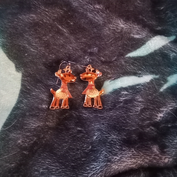 Cute little reindeer earrings - Picture 3 of 4
